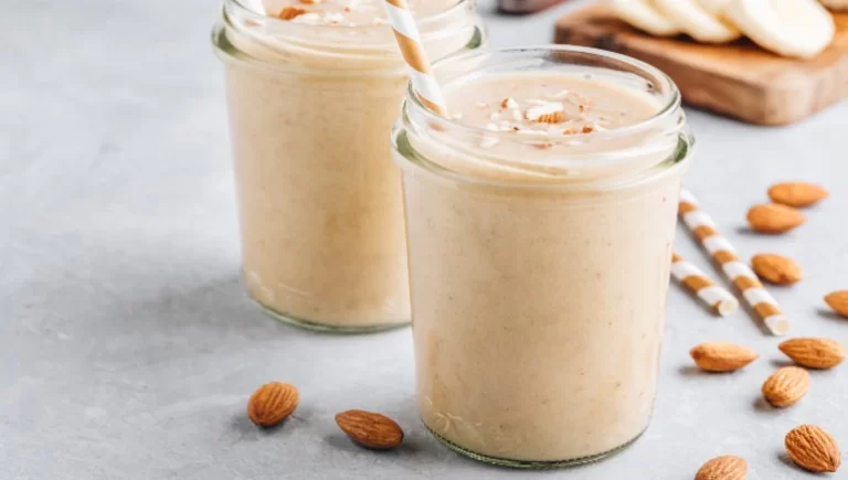 banana-almond-smoothie